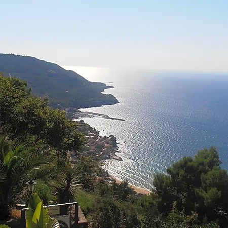 Il Campanile Couette-café 3*