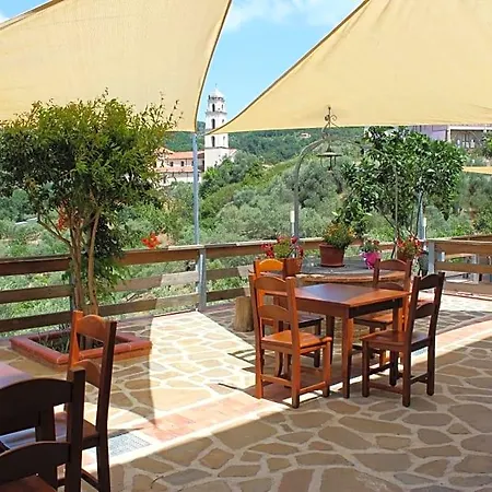לינה וארוחת בוקר Il Campanile פרדיפומו